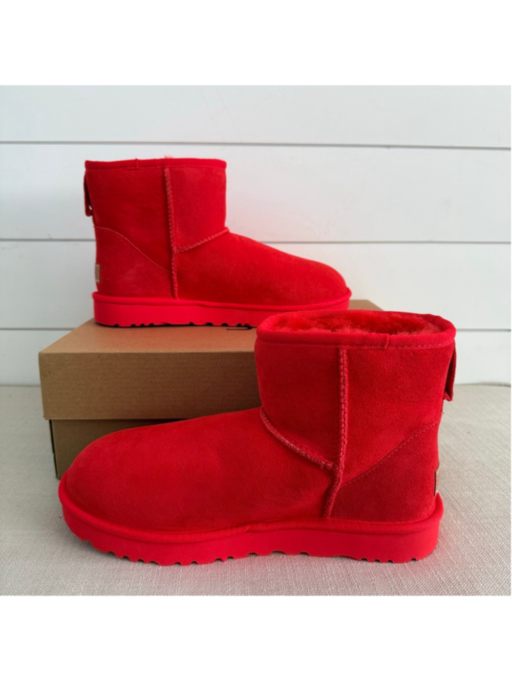 Women's UGG Classic Mini II Ankle Boots in Cherry Pie Red US Size 8 S/N 1016222